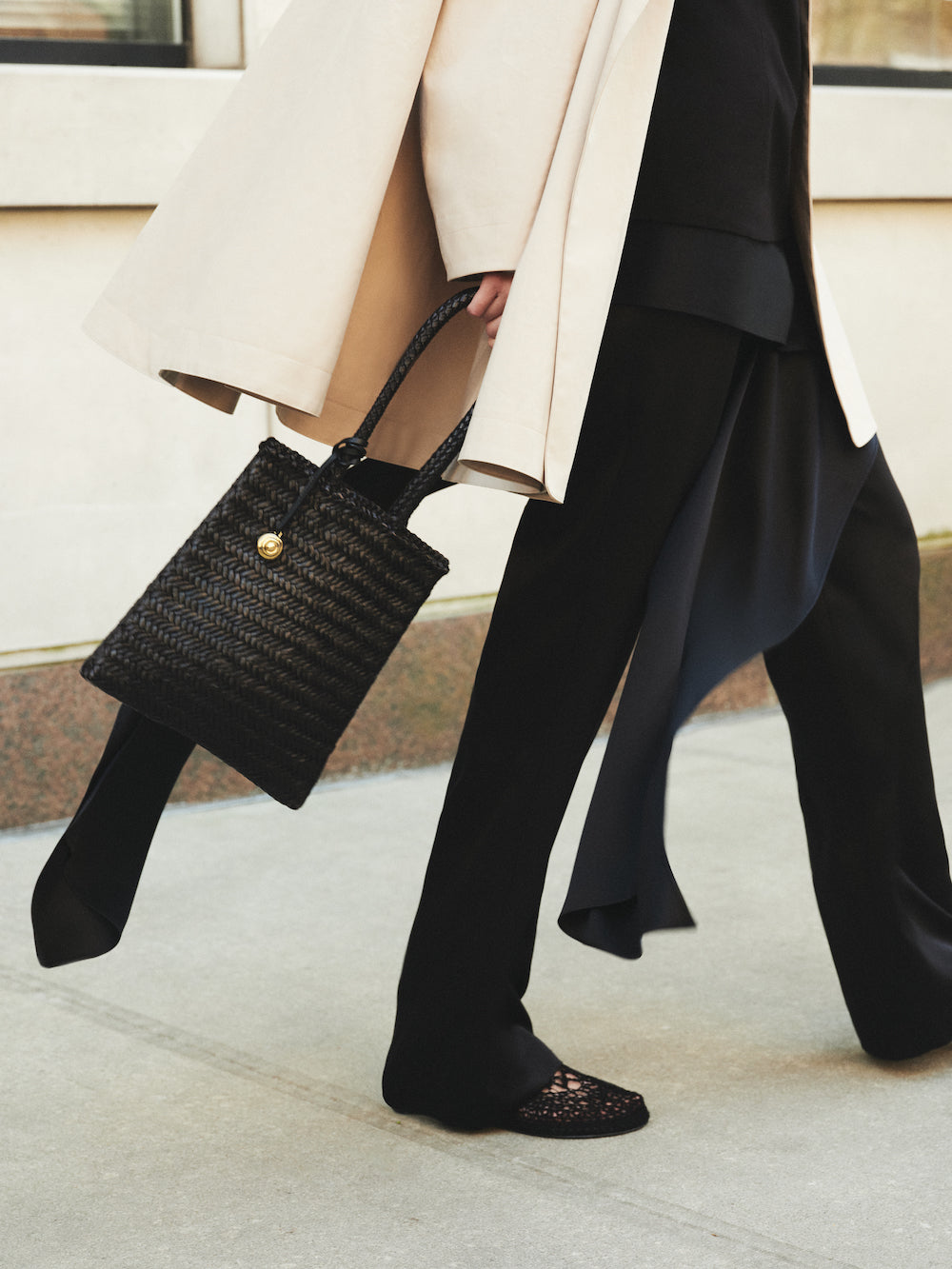 Flat Leather Basket Black